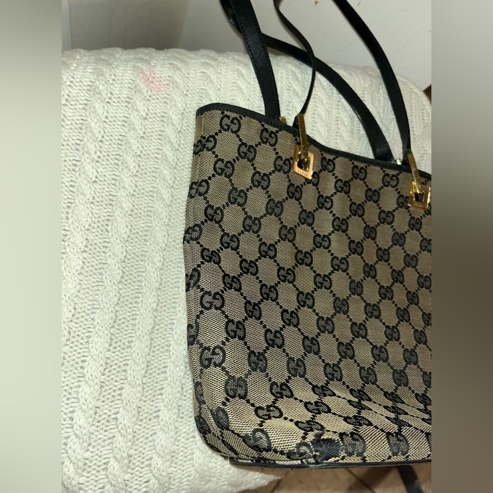 Gucci Monogram Vintage Bucket Bag - Picture 12 of 15